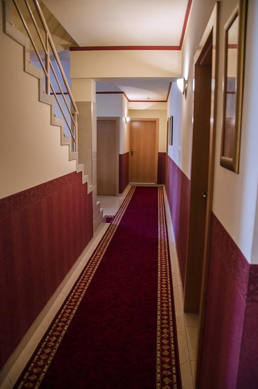 Arany Patko Panzio Hotel Debrecen Exterior photo