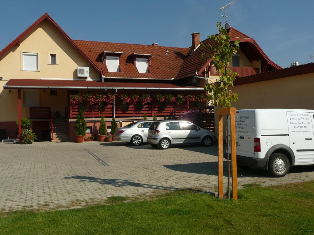 Arany Patko Panzio Hotel Debrecen Exterior photo